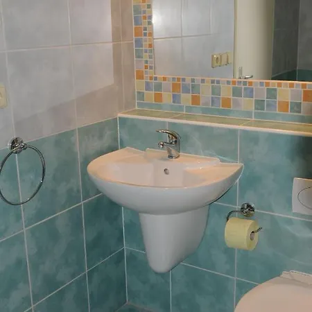 Vladni Vila Hotell 3*